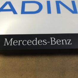 Kentekenplaathouder Mercedes-Benz wit